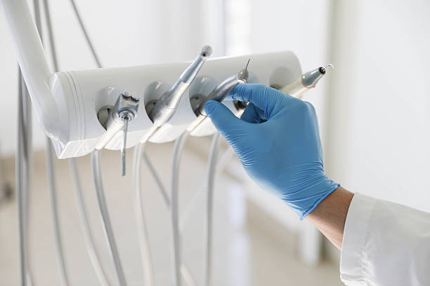 Professional Tooth Extraction technician working in Bermuda Dunes, CA